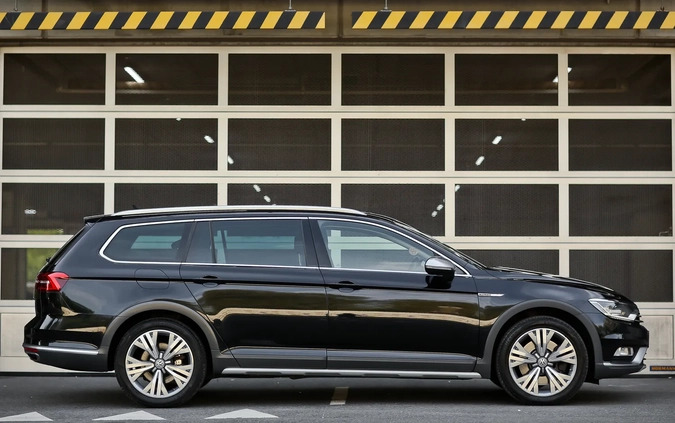 Volkswagen Passat cena 79900 przebieg: 221700, rok produkcji 2016 z Kłodawa małe 781